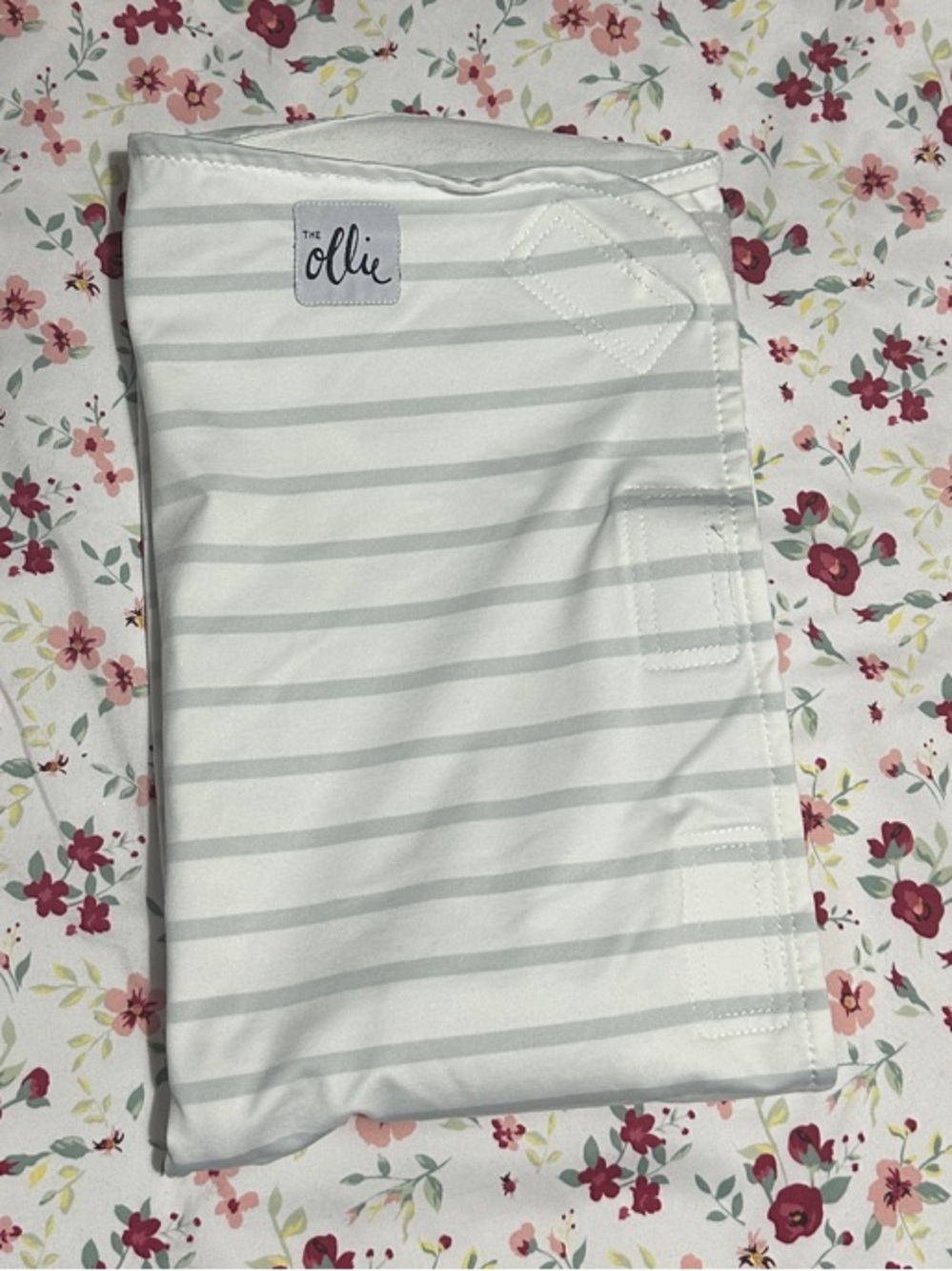 OLLIE SWADDLE white and grey stripe